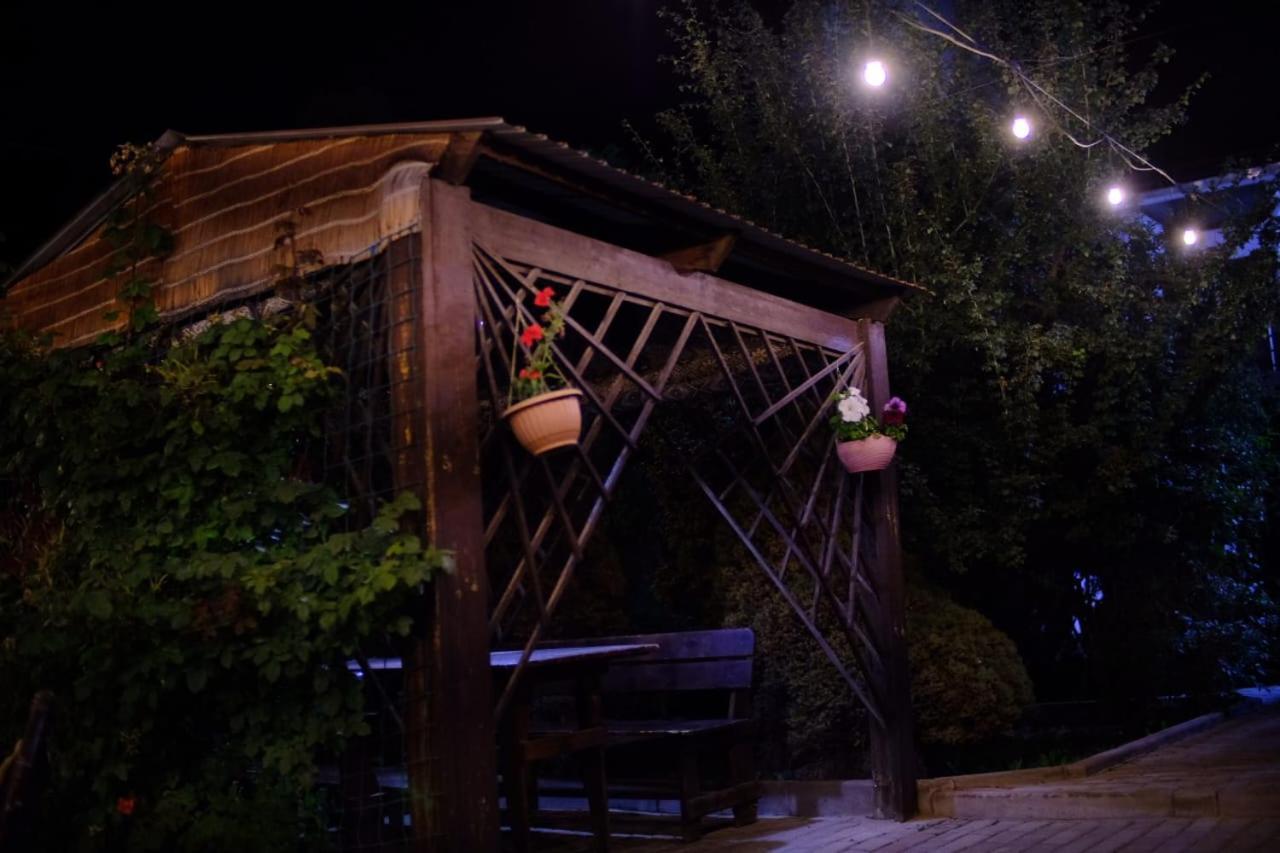 В Гостях На Иссык-Куле Hotel Cholponata Buitenkant foto